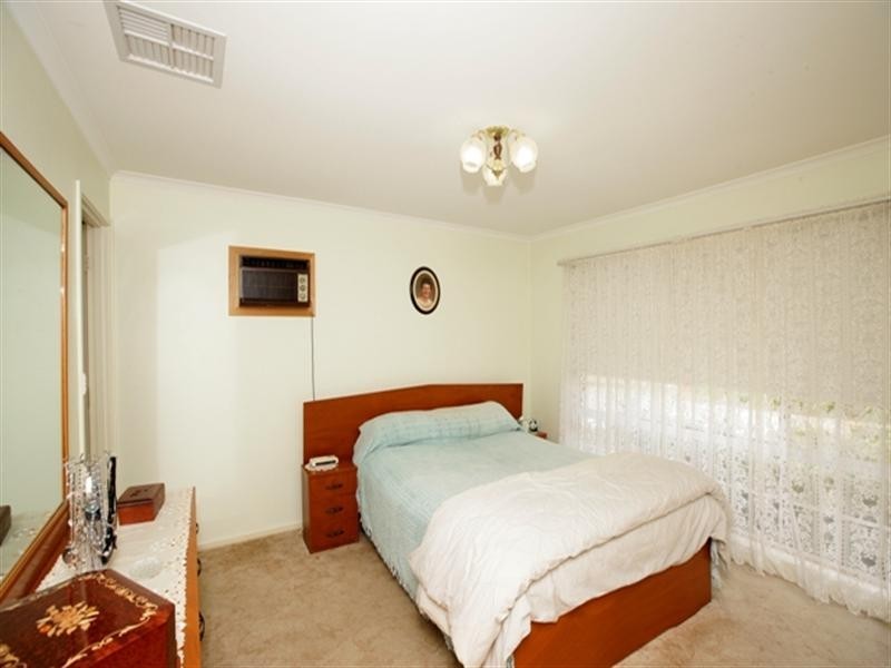 34 Oleander Crescent, Lake Albert NSW 2650