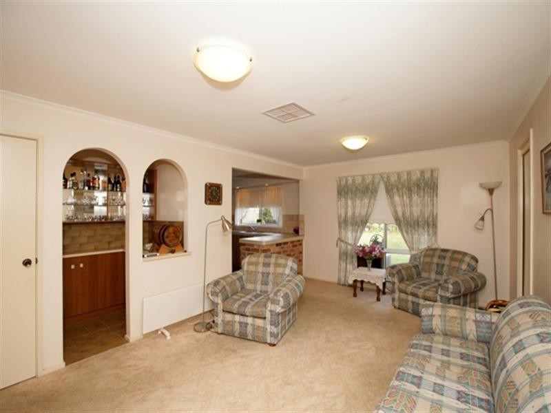 34 Oleander Crescent, Lake Albert NSW 2650