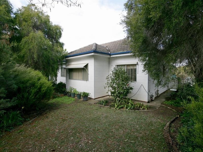 12 Ziegler Avenue, Kooringal NSW 2650