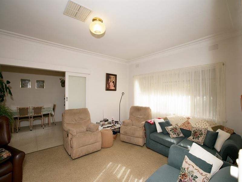 12 Ziegler Avenue, Kooringal NSW 2650