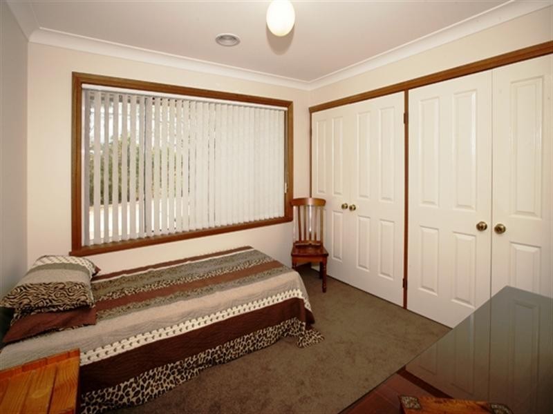 8 Clare Avenue, Lake Albert NSW 2650