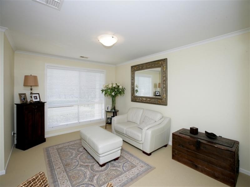 76 Lakehaven Drive, Lake Albert NSW 2650