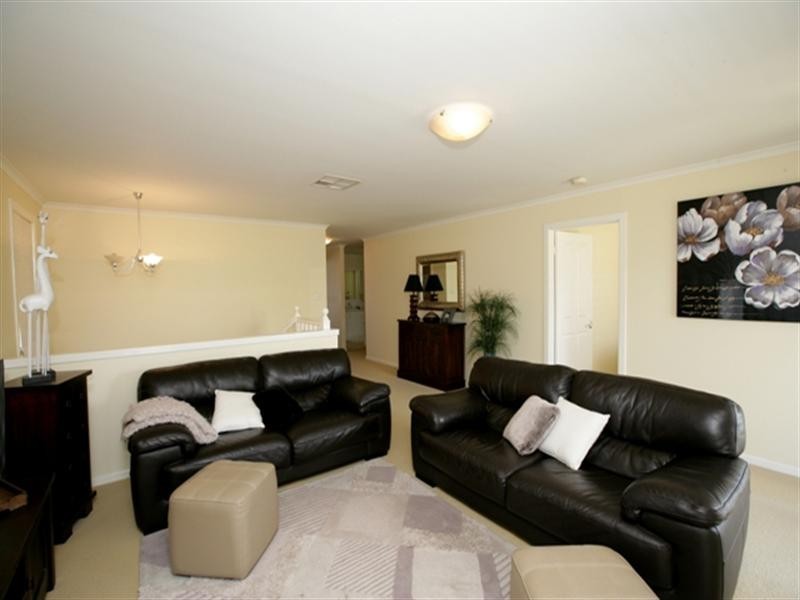 76 Lakehaven Drive, Lake Albert NSW 2650