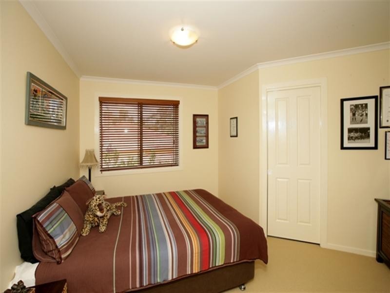 76 Lakehaven Drive, Lake Albert NSW 2650