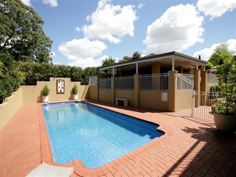 76 Lakehaven Drive, Lake Albert NSW 2650