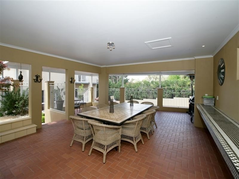 76 Lakehaven Drive, Lake Albert NSW 2650