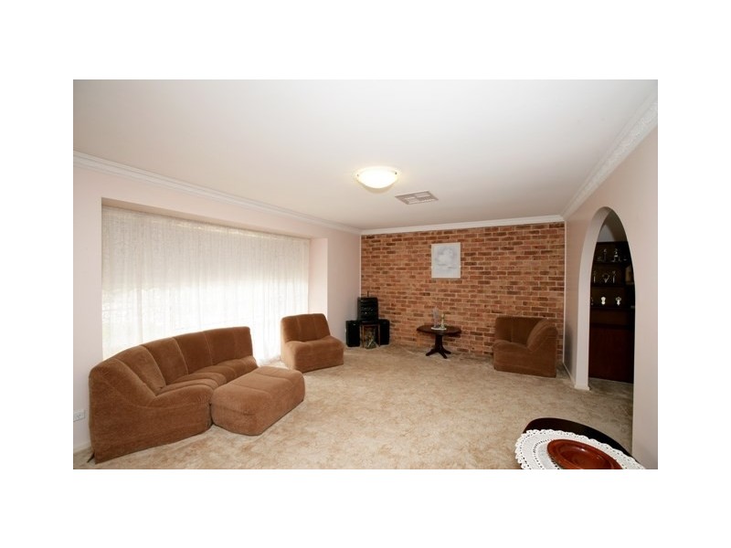 34 Oleander Crescent, Lake Albert NSW 2650