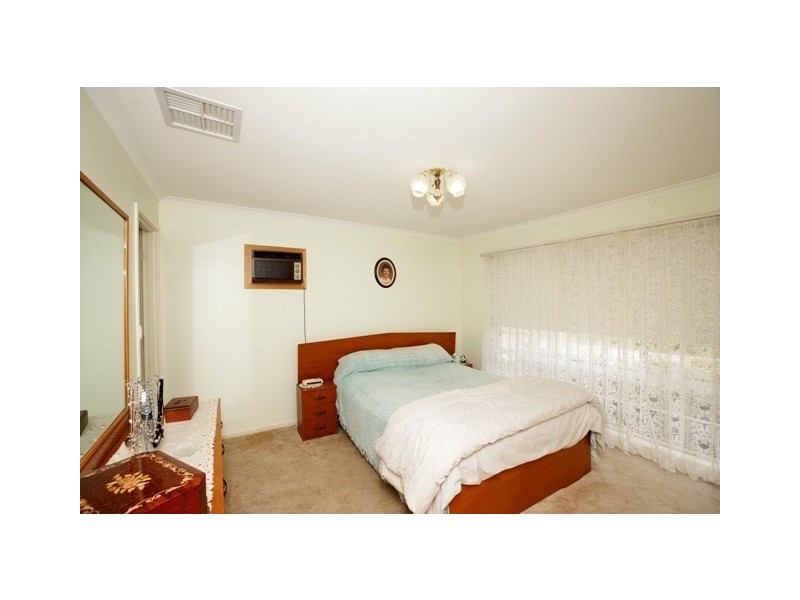 34 Oleander Crescent, Lake Albert NSW 2650