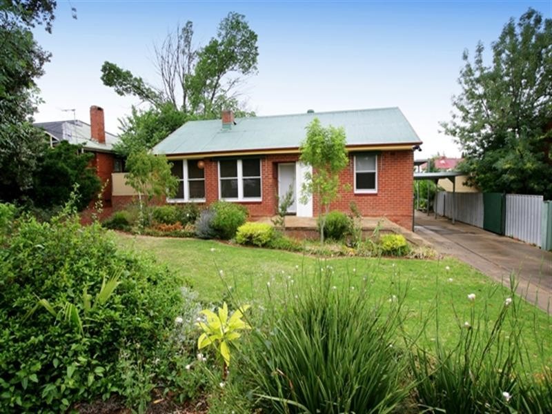 26 Bolger Avenue, Mount Austin NSW 2650