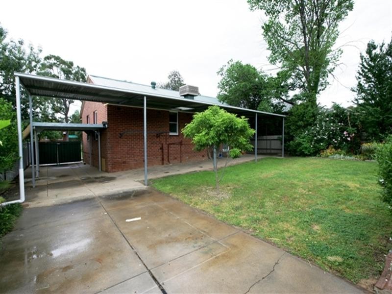 26 Bolger Avenue, Mount Austin NSW 2650