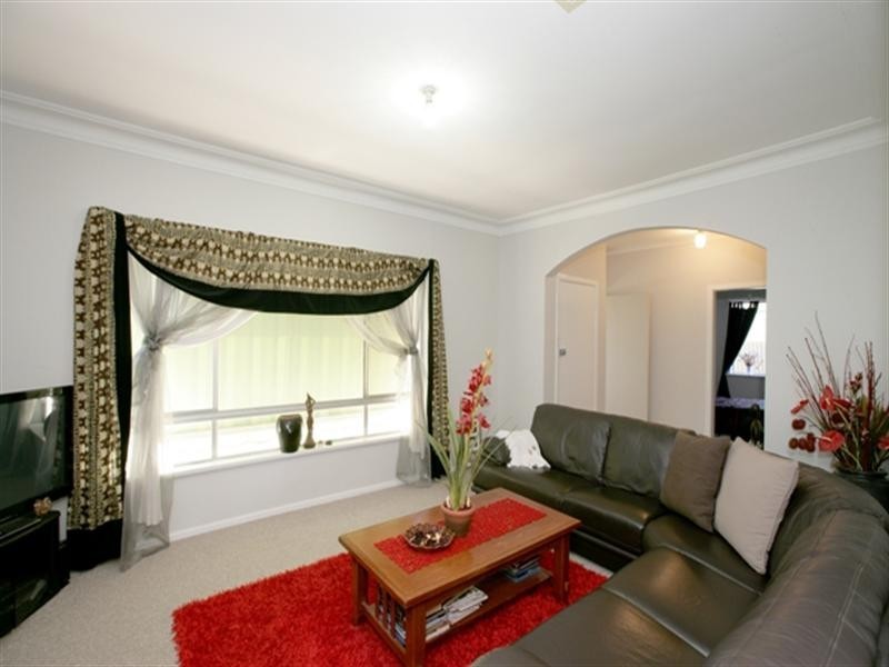 45 Tichborne Crescent, Kooringal NSW 2650