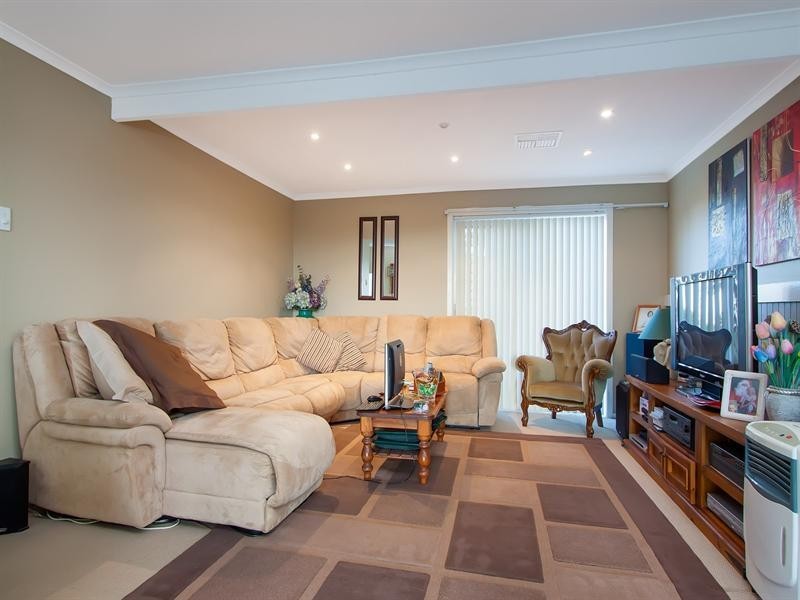 52 Dukes Road, Lake Albert NSW 2650