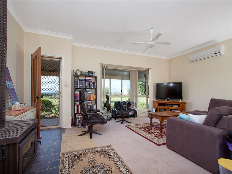 52 Dukes Road, Lake Albert NSW 2650