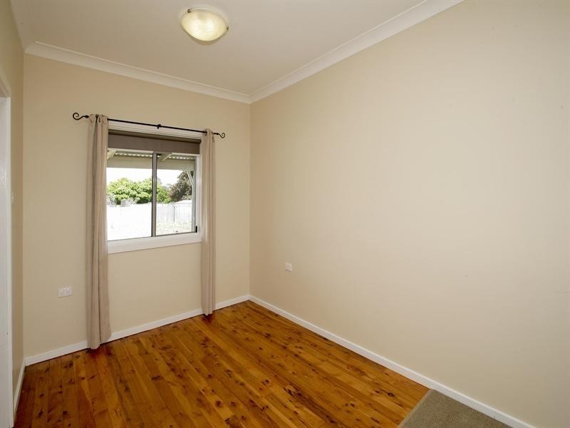 7 Binnak Place, Mount Austin NSW 2650