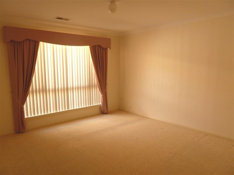 4 Harrier Street, Estella NSW 2650