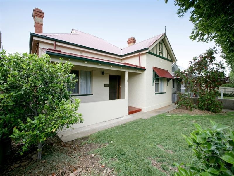 31 Fox Street, Wagga Wagga NSW 2650
