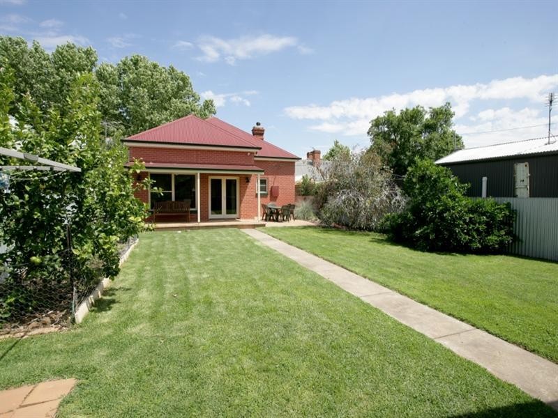 31 Fox Street, Wagga Wagga NSW 2650