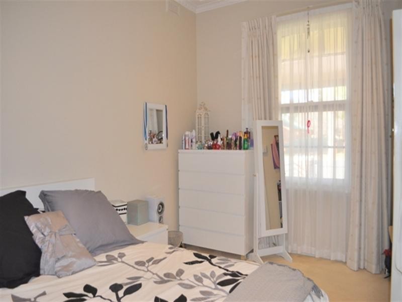 42 Collins Street, Turvey Park NSW 2650