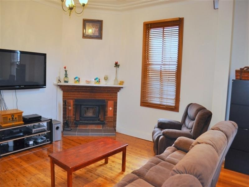 42 Collins Street, Turvey Park NSW 2650