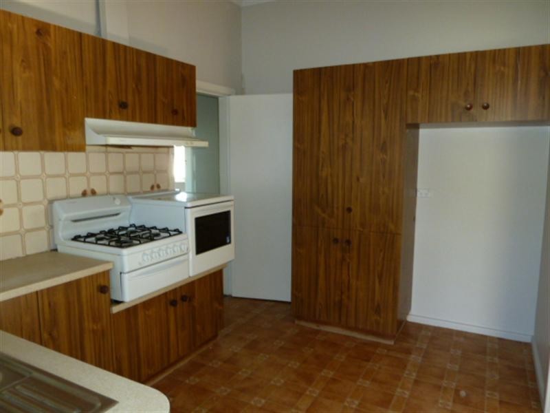 11 The Boulevard, Kooringal NSW 2650