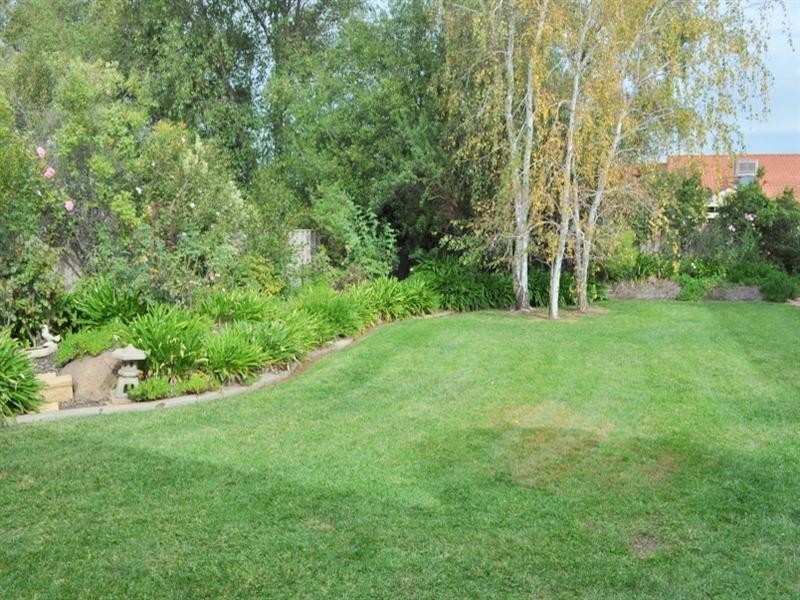 51 Kimberley Drive, Tatton NSW 2650