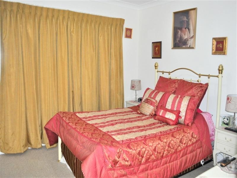 40 Balmoral Crescent, Lake Albert NSW 2650