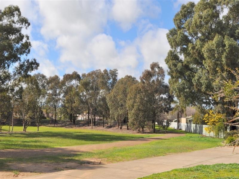 1/10 Gunn Drive, Estella NSW 2650