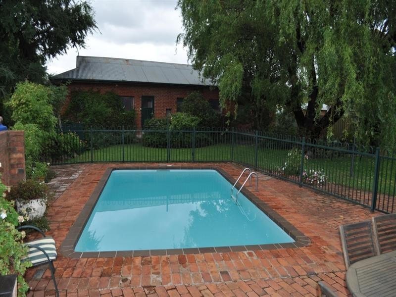 83 Beckwith Street, Wagga Wagga NSW 2650