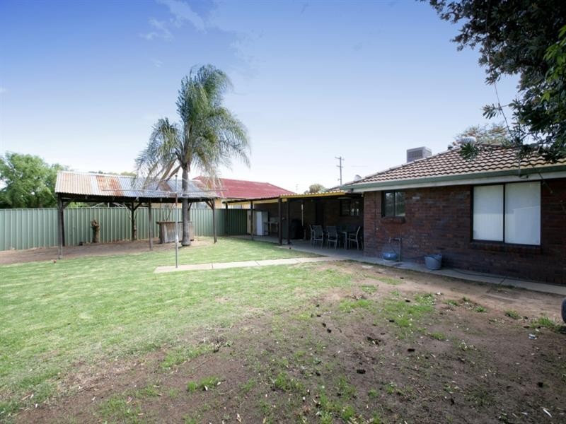 3 Forrest Street, Lake Albert NSW 2650