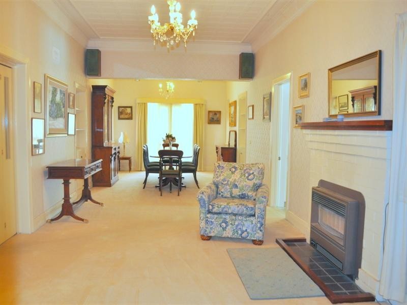 29 Dobbs Street, Wagga Wagga NSW 2650