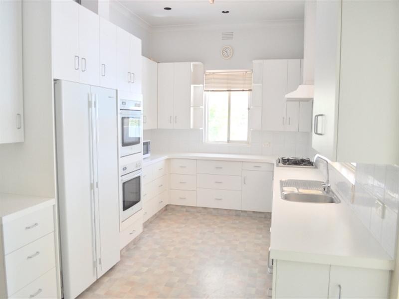 29 Dobbs Street, Wagga Wagga NSW 2650