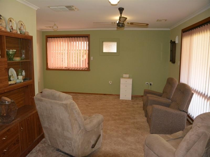 78 McKell Avenue, Mount Austin NSW 2650