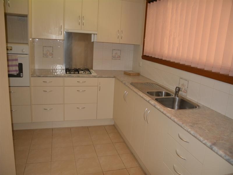 78 McKell Avenue, Mount Austin NSW 2650