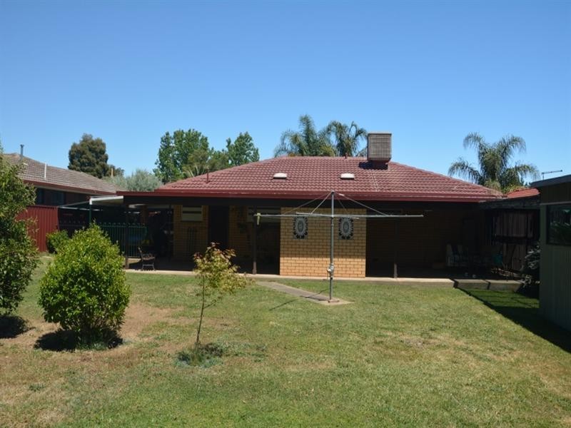 78 McKell Avenue, Mount Austin NSW 2650