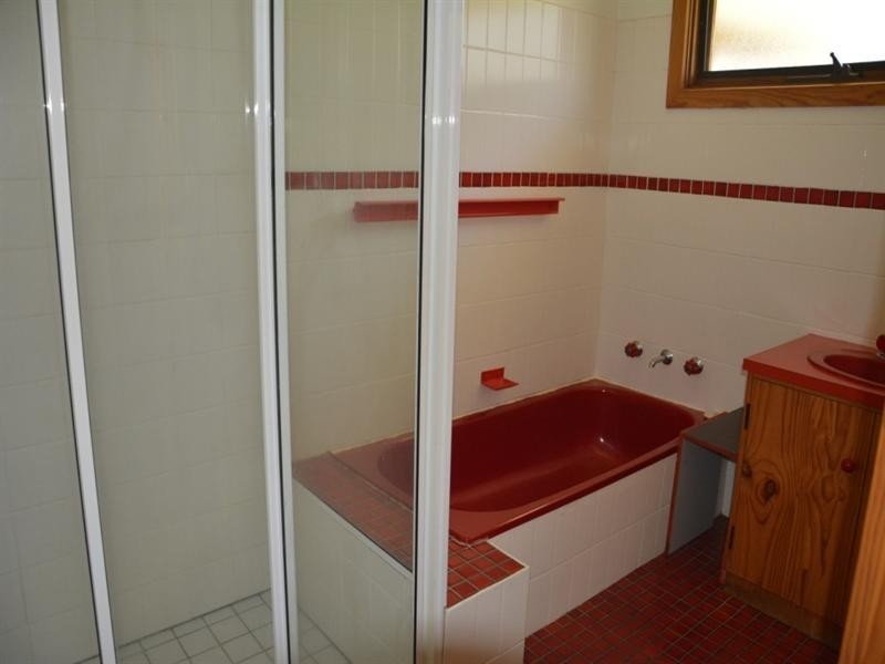 16 Bandera Avenue, Glenfield Park NSW 2650