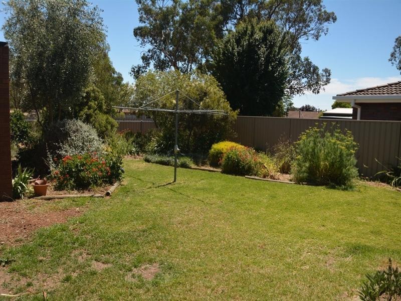 16 Bandera Avenue, Glenfield Park NSW 2650