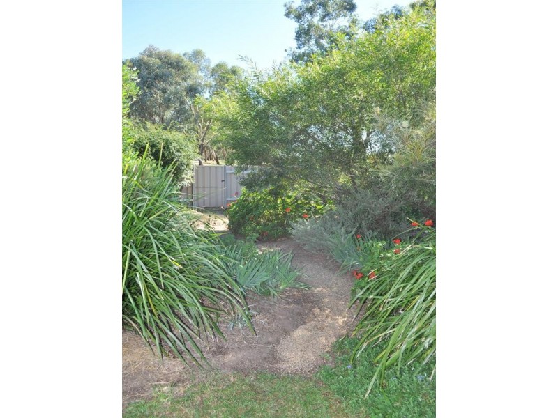 16 Bandera Avenue, Glenfield Park NSW 2650