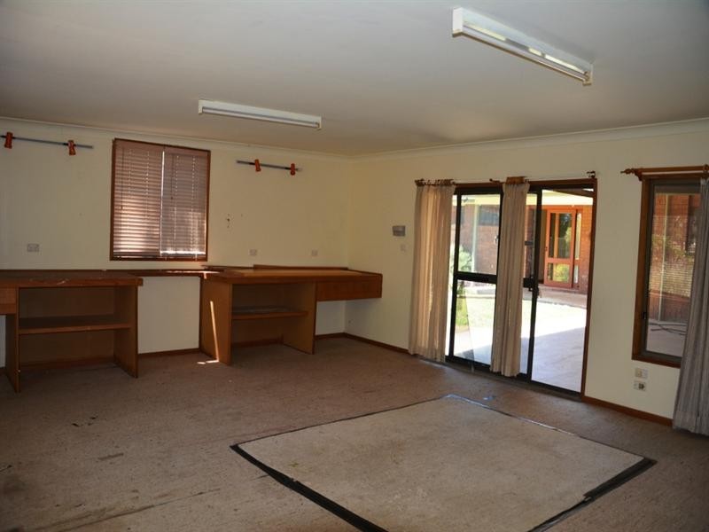 16 Bandera Avenue, Glenfield Park NSW 2650