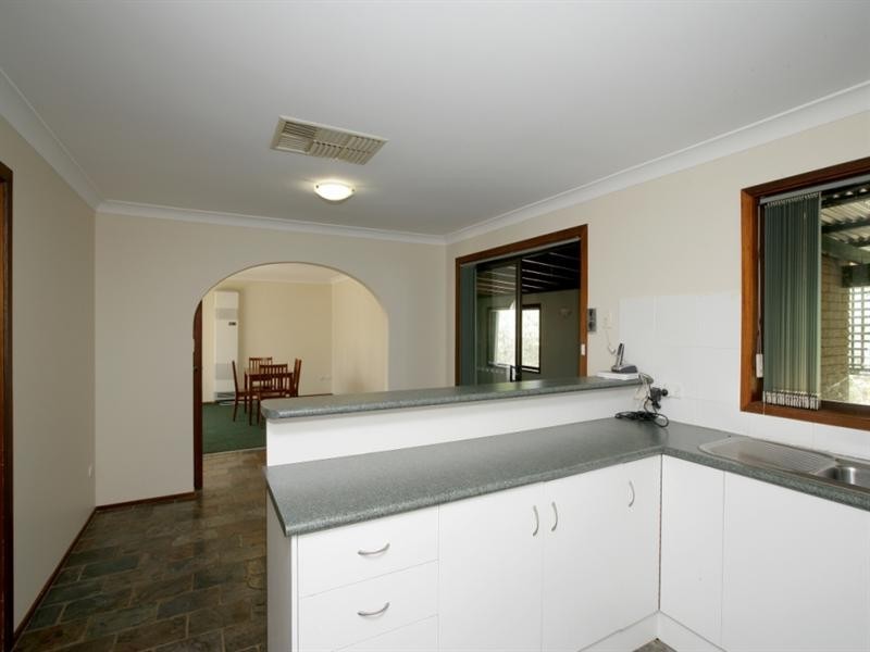 24 Pugsley Avenue, Estella NSW 2650