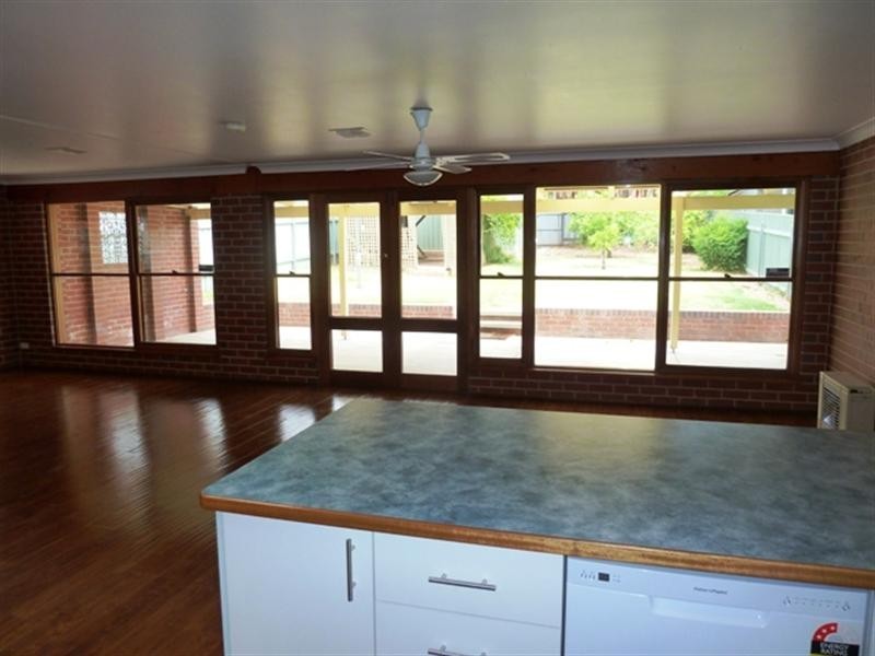 36 Garland Street, Wagga Wagga NSW 2650