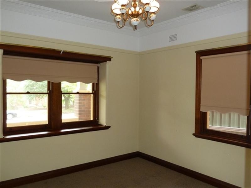 36 Garland Street, Wagga Wagga NSW 2650