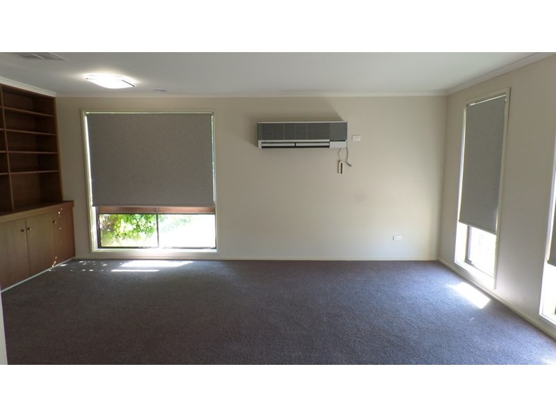 37 Merinda Crescent, Wagga Wagga NSW 2650