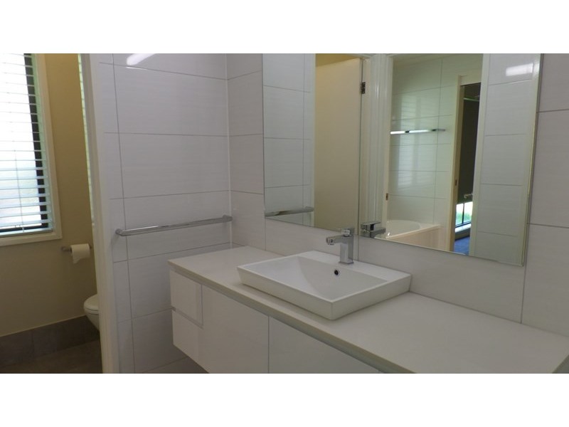 37 Merinda Crescent, Wagga Wagga NSW 2650