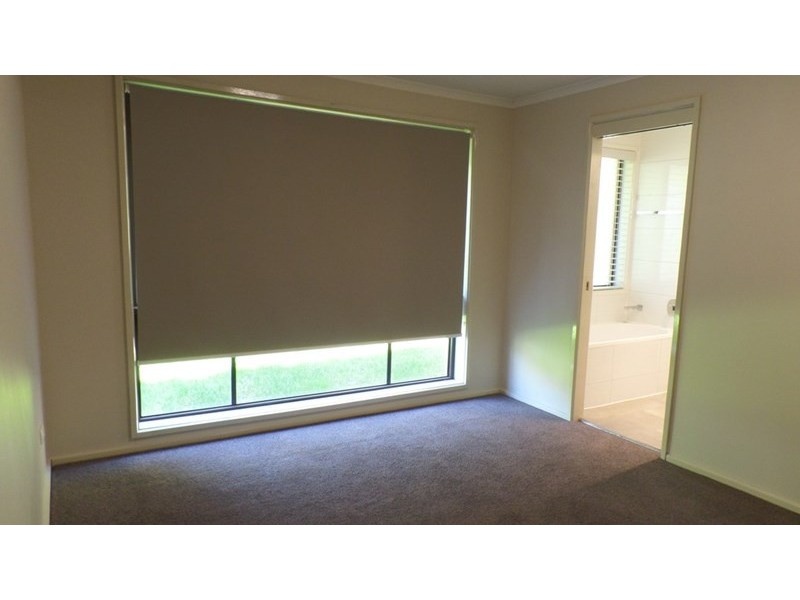 37 Merinda Crescent, Wagga Wagga NSW 2650