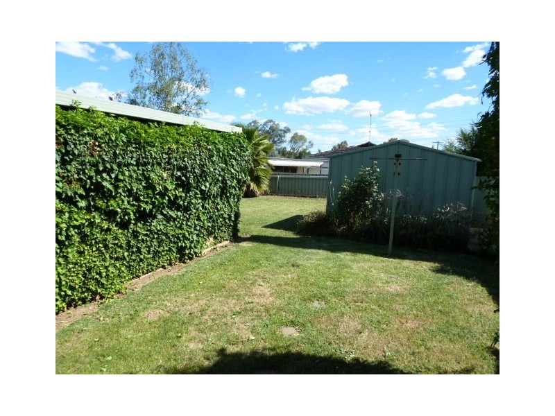 37 Merinda Crescent, Wagga Wagga NSW 2650