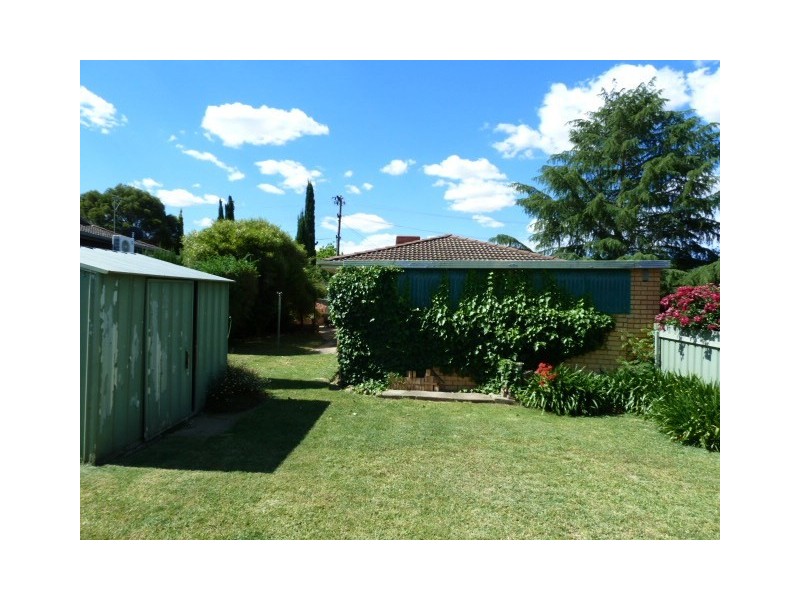 37 Merinda Crescent, Wagga Wagga NSW 2650