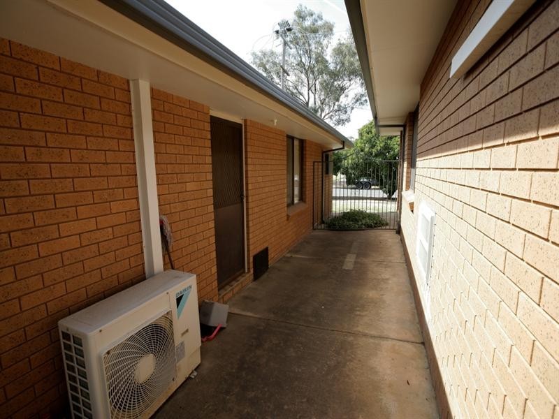 1/61 Main Street, Lake Albert NSW 2650