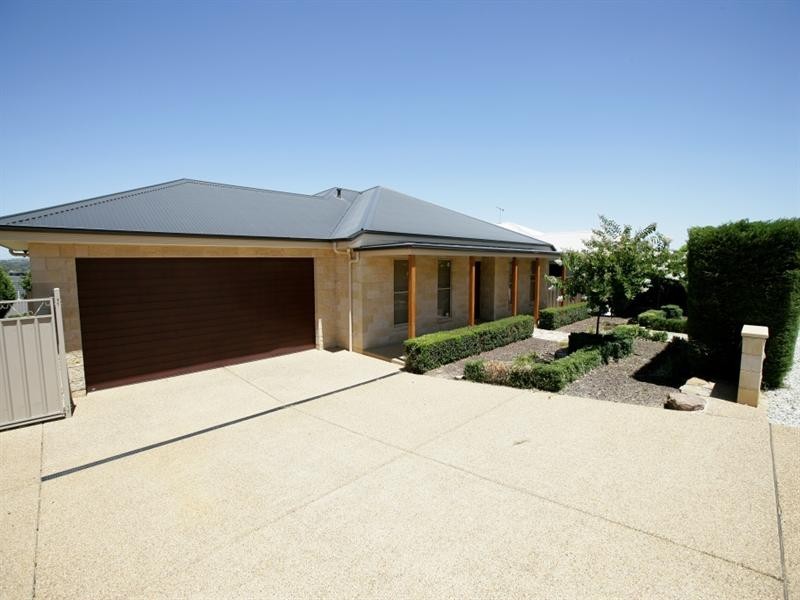 18 Brindabella Drive, Tatton NSW 2650