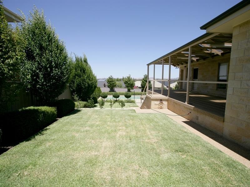 18 Brindabella Drive, Tatton NSW 2650