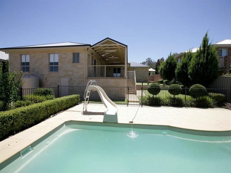 18 Brindabella Drive, Tatton NSW 2650